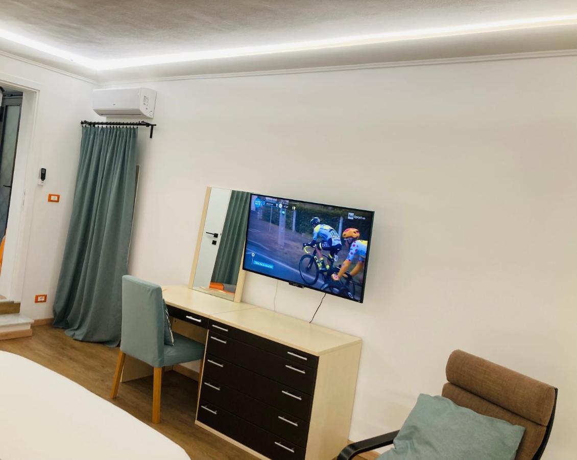 Lavica Di Mezzo Apartments คาตาเนีย ภายนอก รูปภาพ