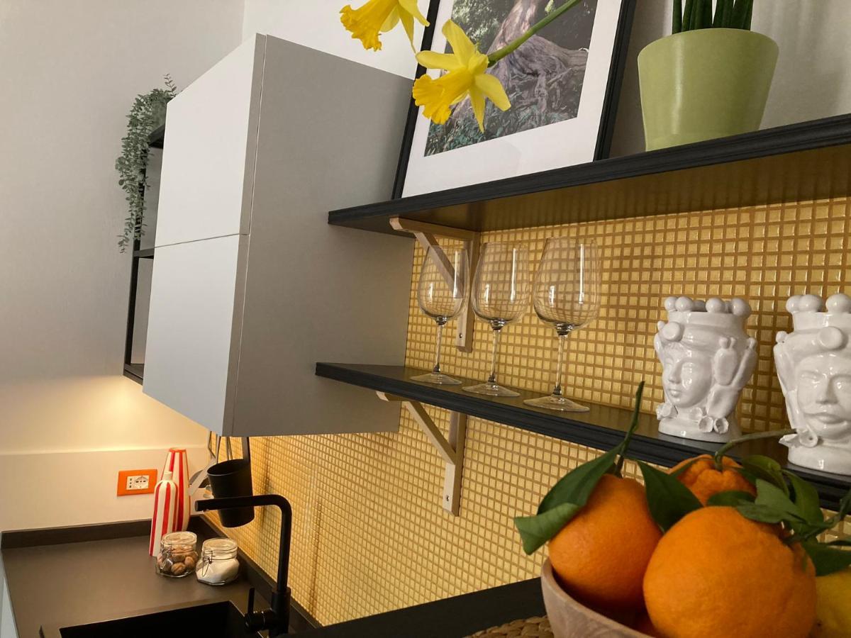 Lavica Di Mezzo Apartments คาตาเนีย ภายนอก รูปภาพ