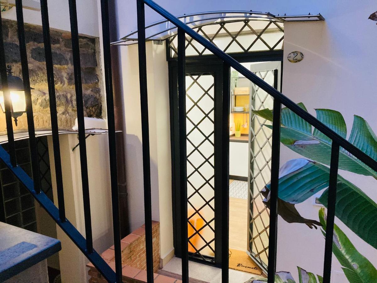 Lavica Di Mezzo Apartments คาตาเนีย ภายนอก รูปภาพ