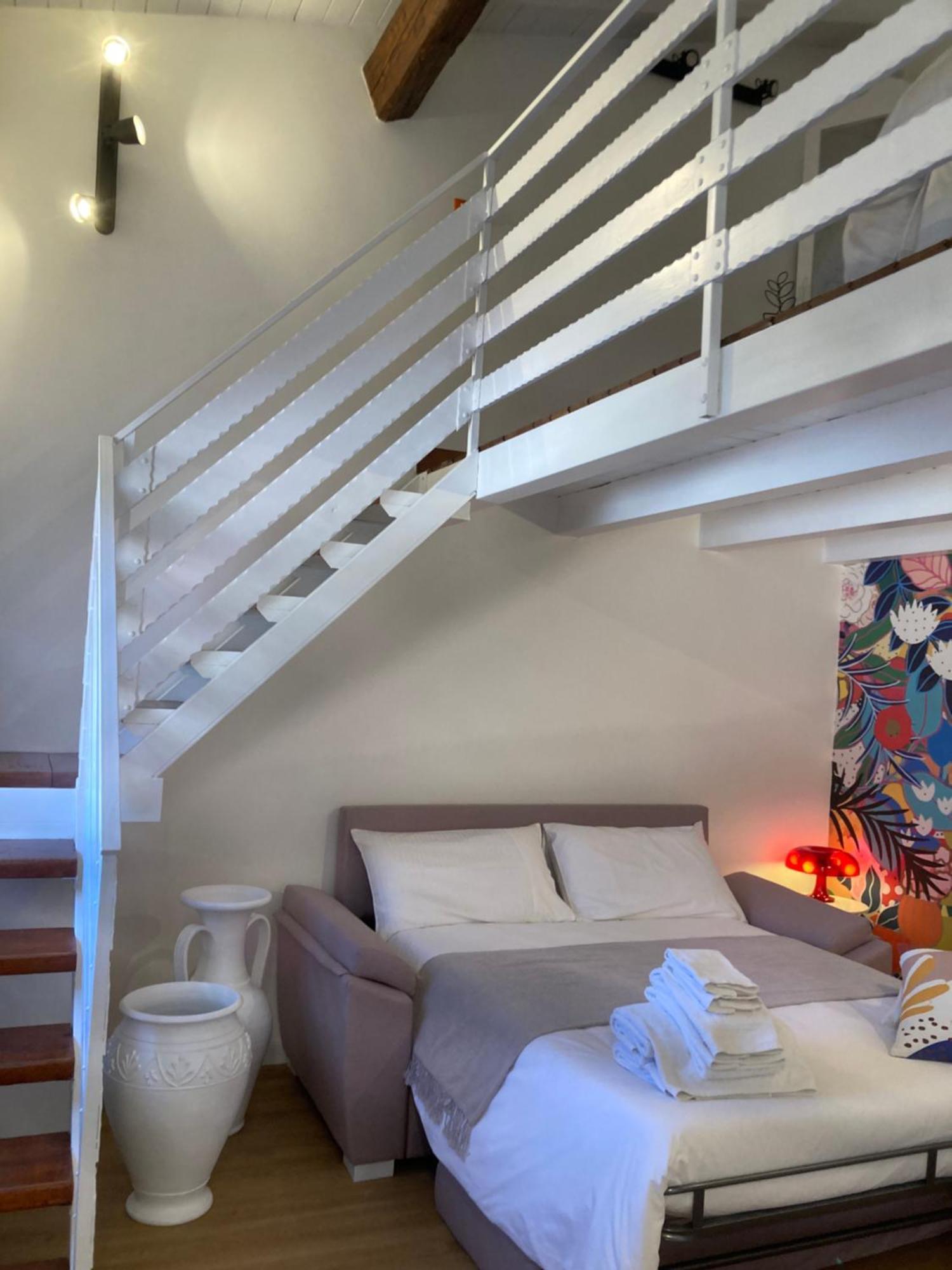 Lavica Di Mezzo Apartments คาตาเนีย ภายนอก รูปภาพ